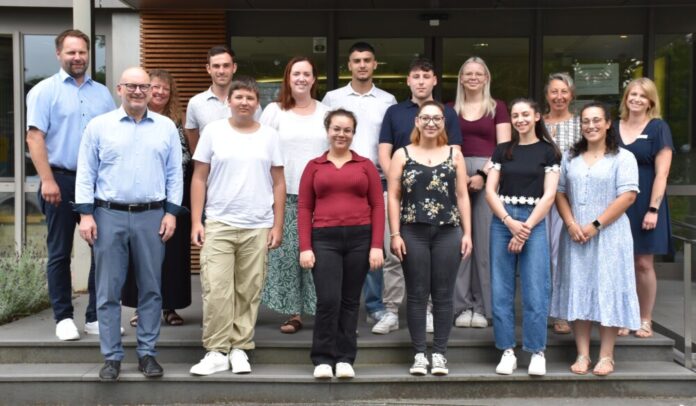 Neue Azubis und Studierende