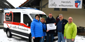 Theatergruppe spendet für DRK-Herzenswunschmobil