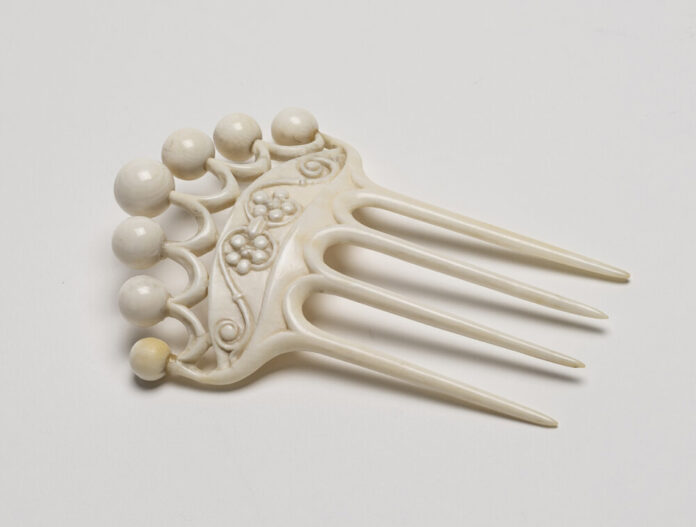 Haarschmuck aus Elfenbein_SG_Stefan Schmitt