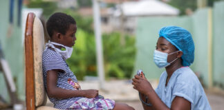 Basar der Togohilfe auf dem Erbacher Weihnachtsmarkt
