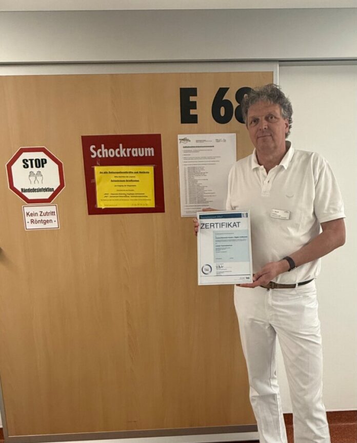 Foto_Zertifizierung Traumazentrum_Hr Deck