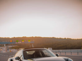 Unfallflucht am Parkplatz des Michelstädter Hallenbads