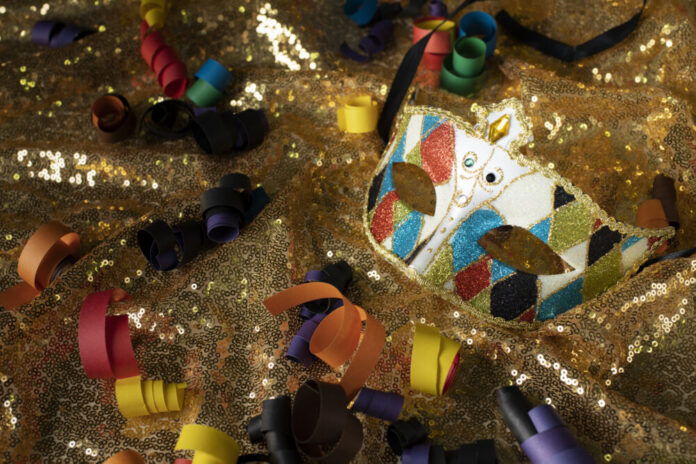 top-view-carnival-mask