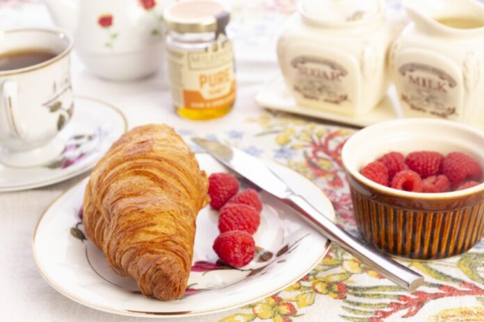 9nails-croissant-6562091