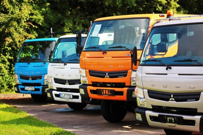 pixounaut-truck-2526825_1280
