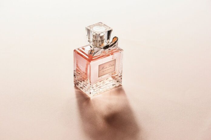 stocksnap-perfume-2574073_1280