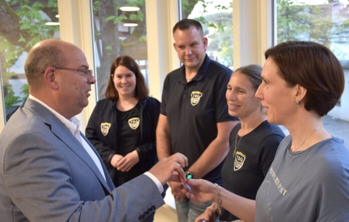 E-Card-Breuberg-Übergabe