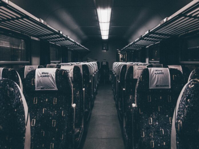 stocksnap-bus-2619019