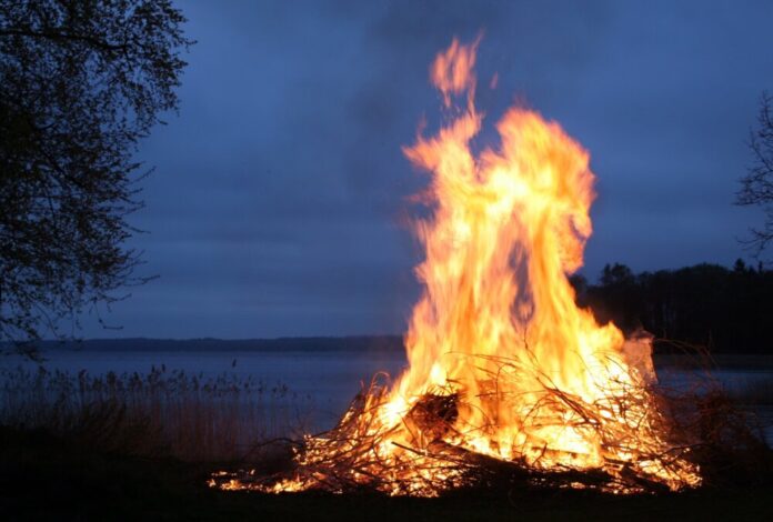 12019-fire-123784
