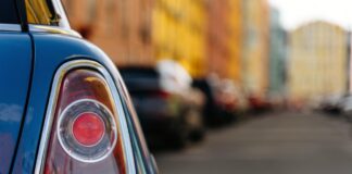 Parkrempler mit Fahrerflucht sorgt für Ärger