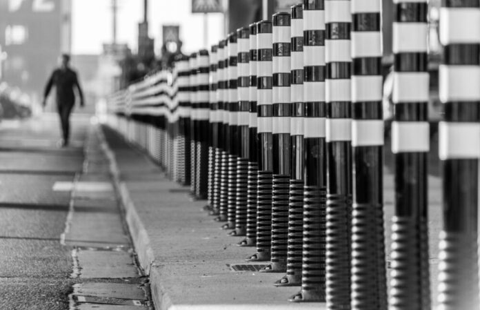 wal_172619-bollard-7090878