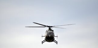 SUV überschlägt sich
