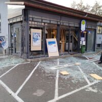 Die Wucht der Explosion verwüstete die Filiale der Volksbank. Fotos: Iwertowski