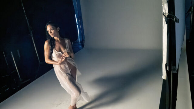 Modell Elodie di Patrizi. Foto: Ethan James Green/ Pirelli Deutschland